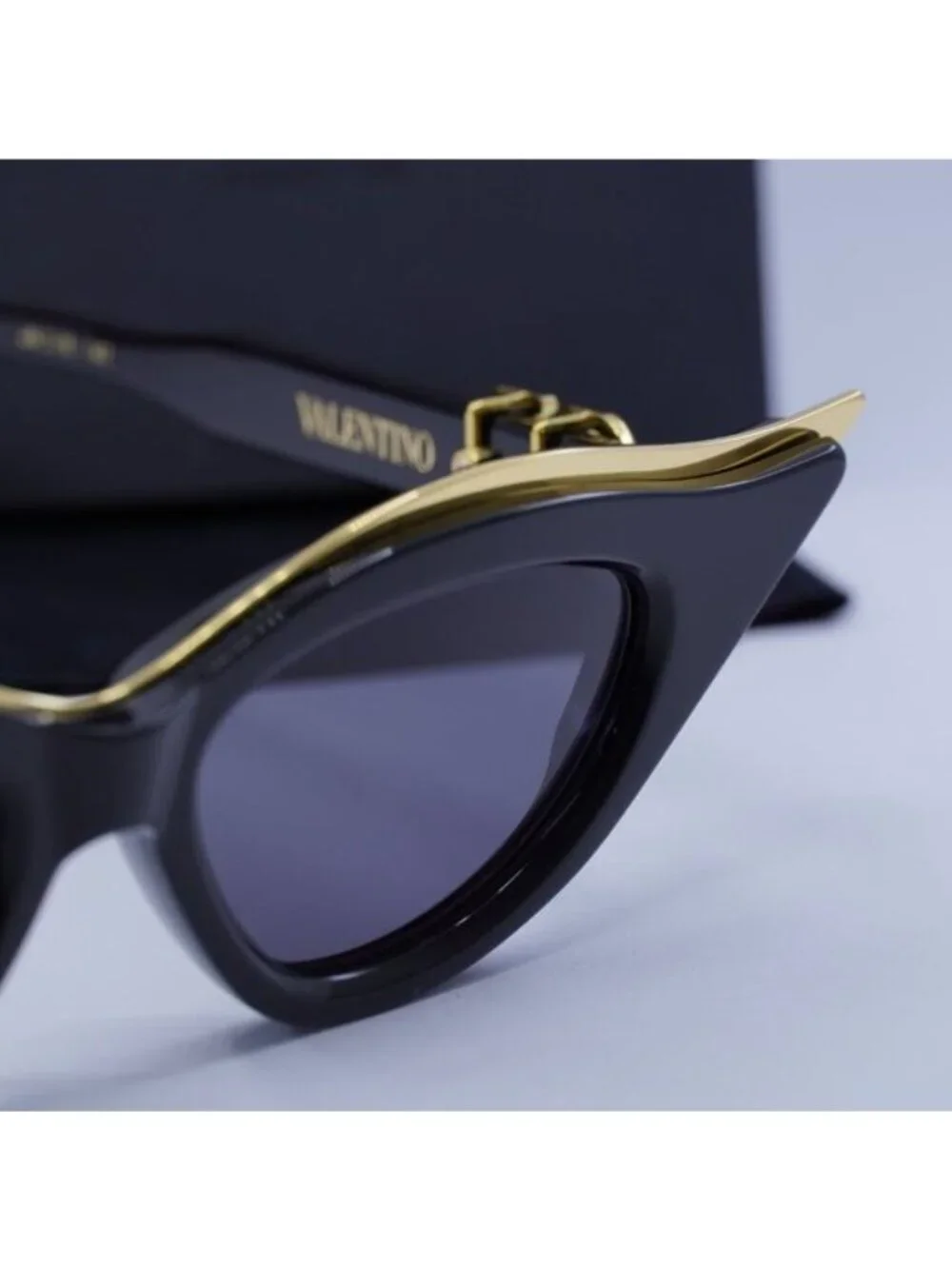 Valentino V-GOLDCUT-II VLS-114A Cat Eye Sunglasses - Black\Grey